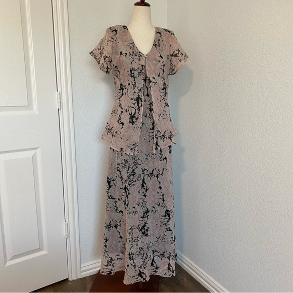 Mlle Gabrielle Maxi Dress Pink Black Floral Crinkle Accents V Neck Jkt Size 10